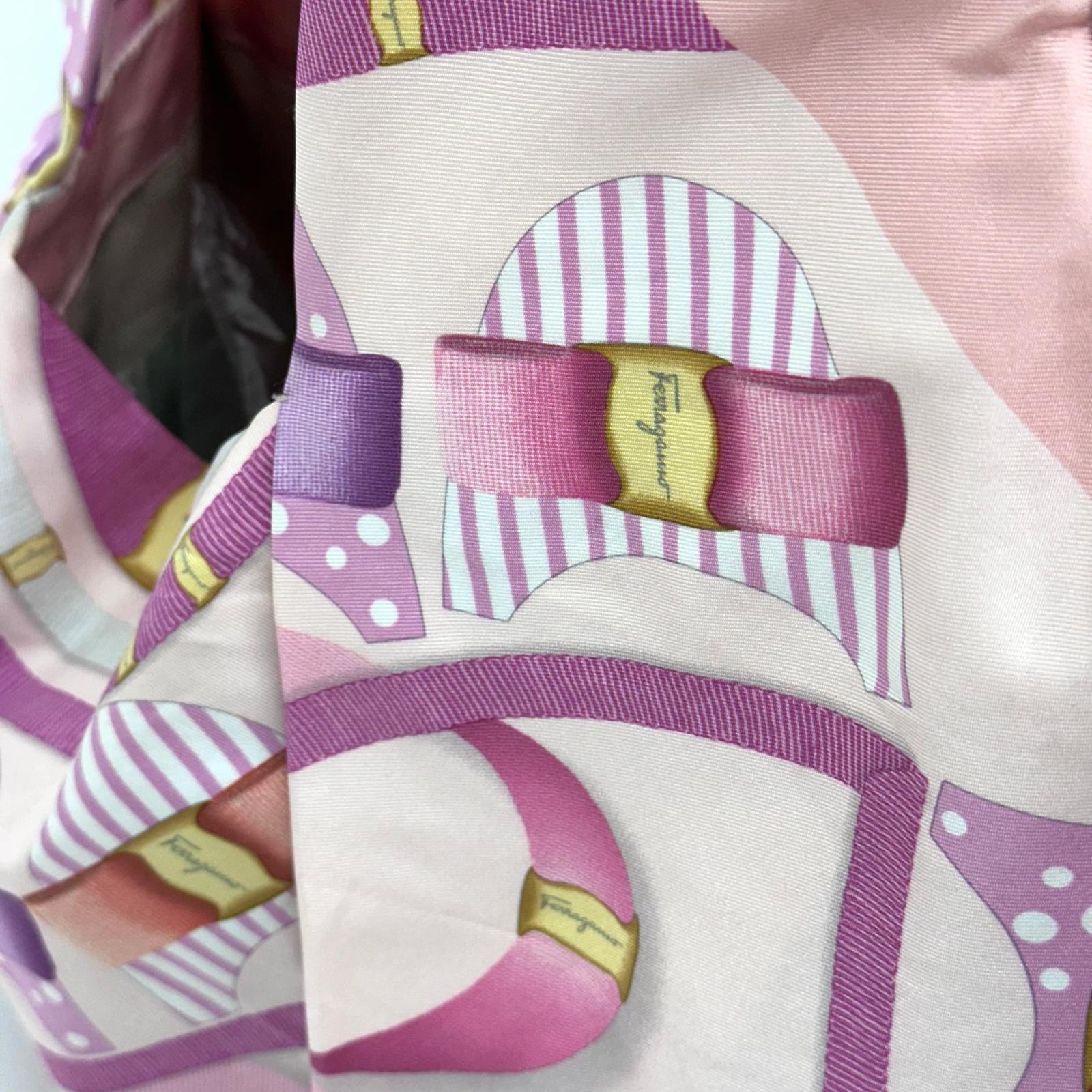 Salvatore Ferragamo Borsa a spalla shopper in seta stampa Vara rosa