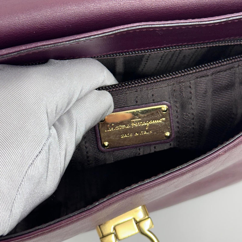 Salvatore Ferragamo Gancini borsa a due vie in pelle bordeaux