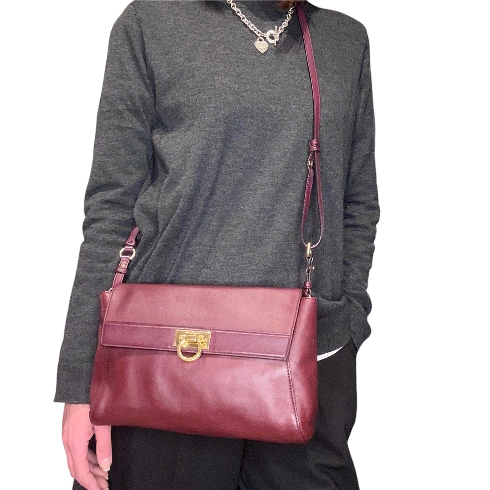 Salvatore Ferragamo Gancini borsa a due vie in pelle bordeaux