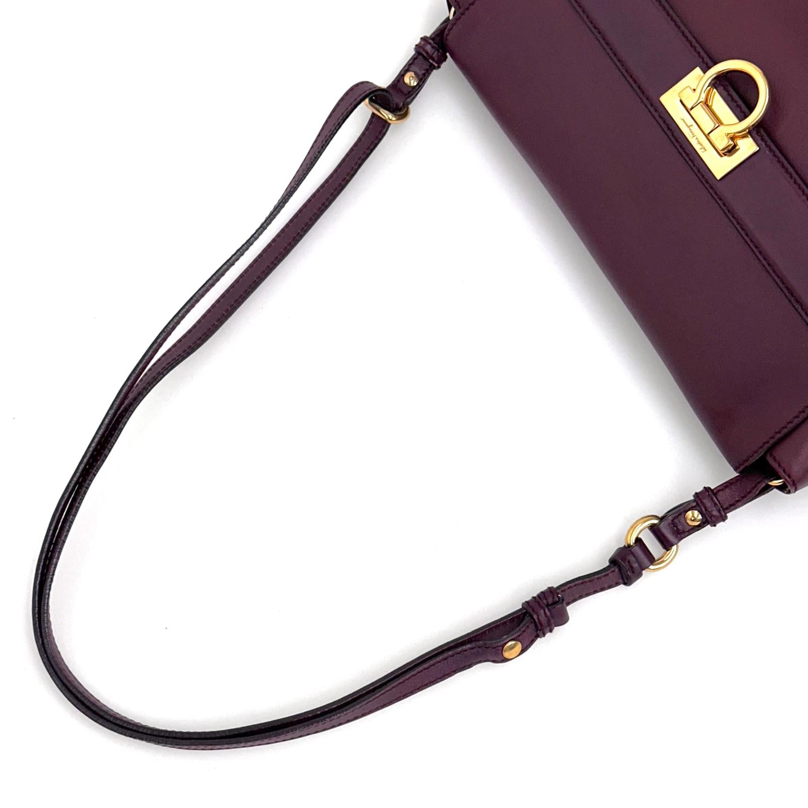 Salvatore Ferragamo Gancini borsa a due vie in pelle bordeaux