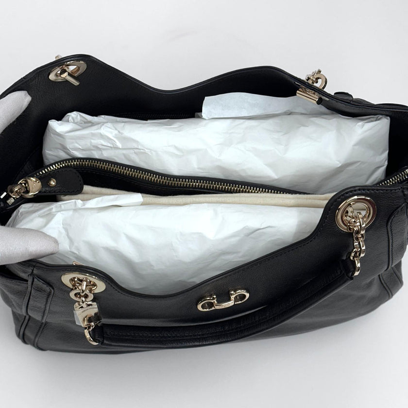 Salvatore Ferragamo borsa a spalla Hobo Gancini Betulla in pelle nera