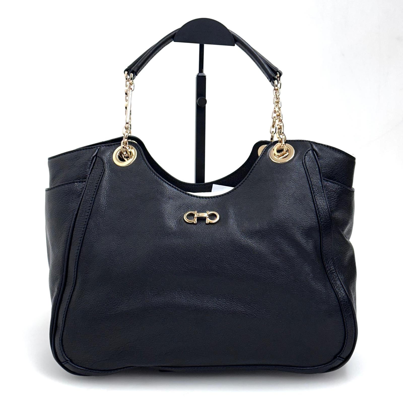 Salvatore Ferragamo borsa a spalla Hobo Gancini Betulla in pelle nera