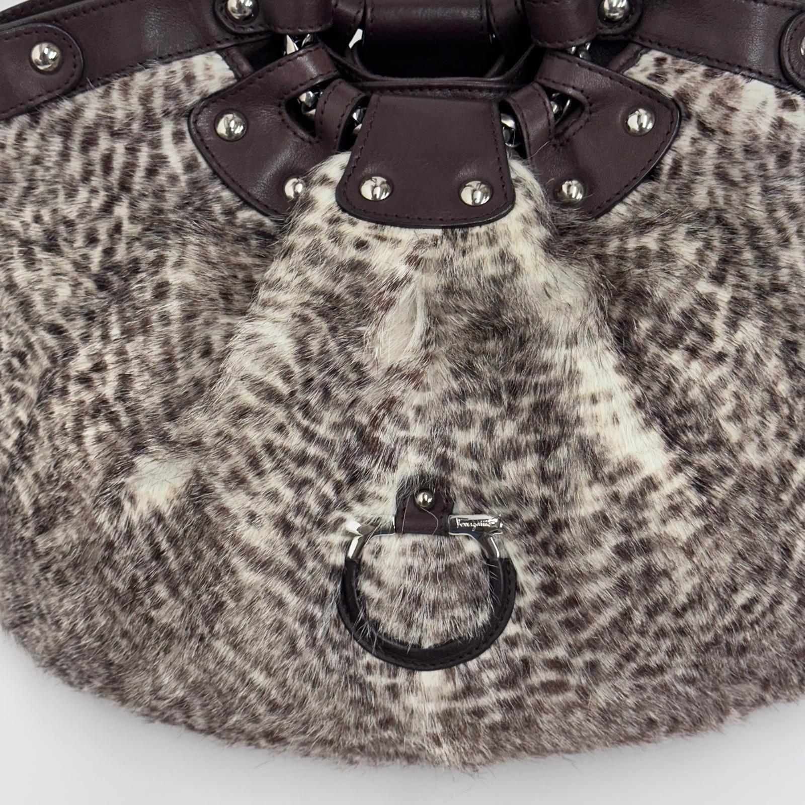 Salvatore Ferragamo borsa a spalla in pelliccia di lapin e pelle marrone