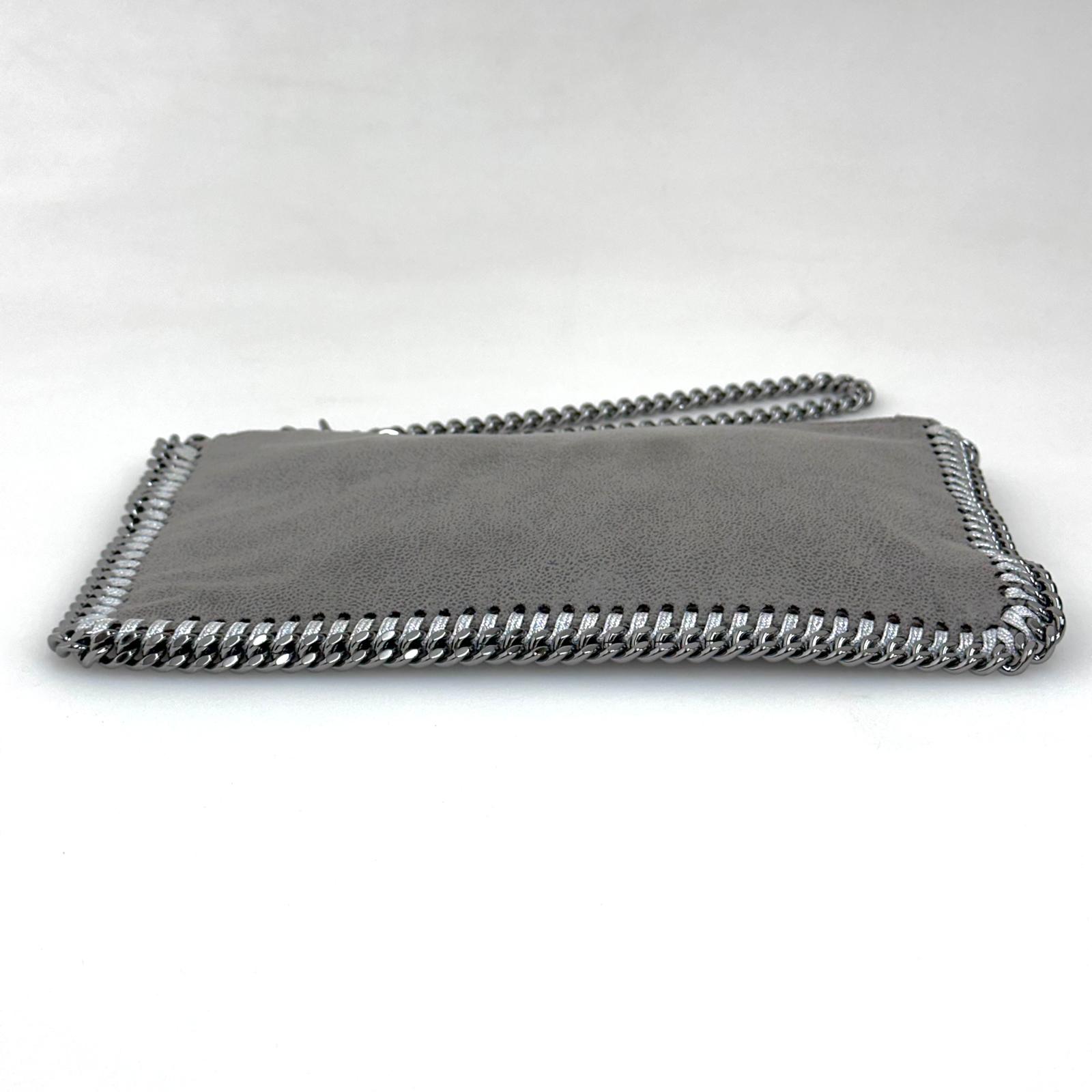 Stella McCartney Borsa Falabella Clutch grigia con catena