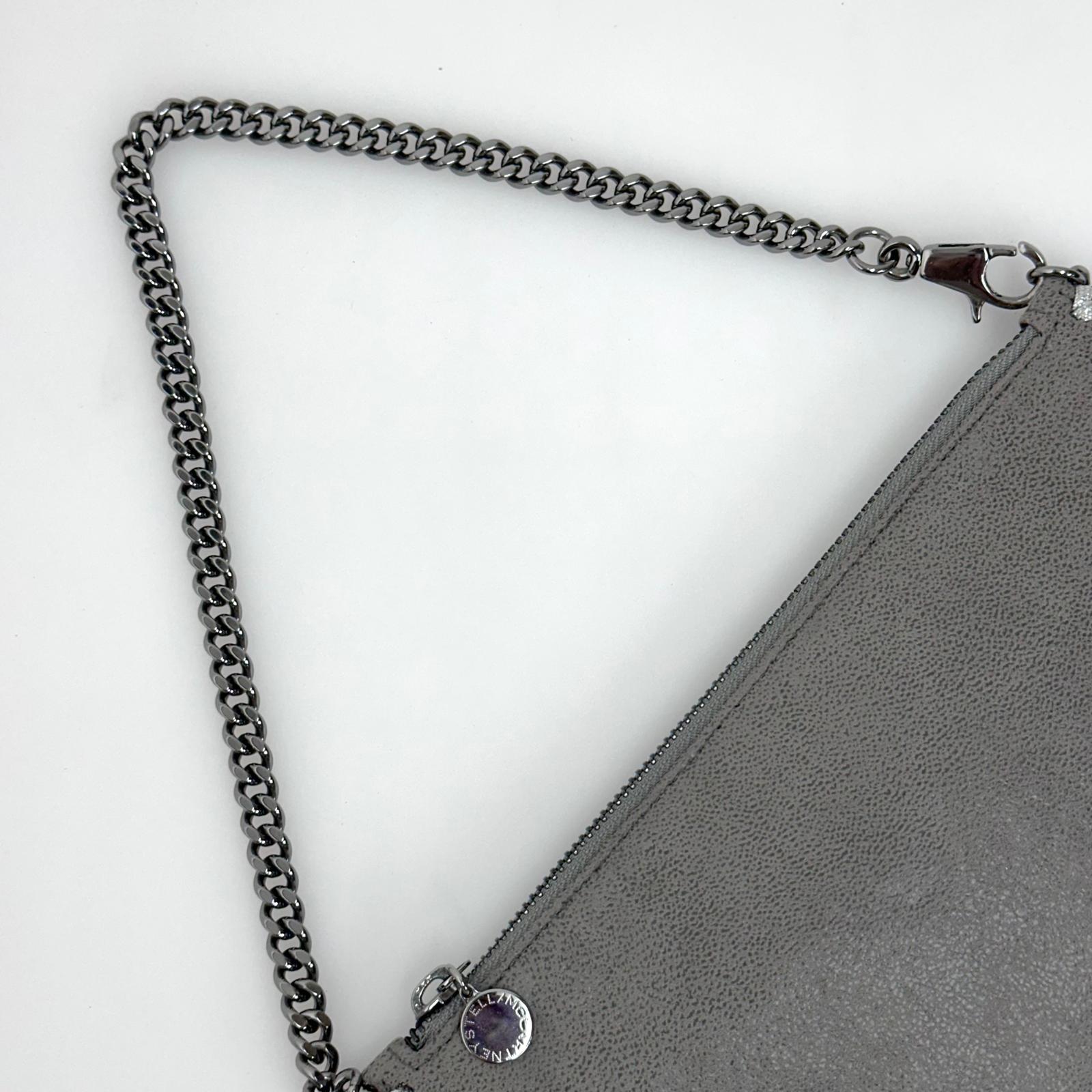 Stella McCartney Borsa Falabella Clutch grigia con catena