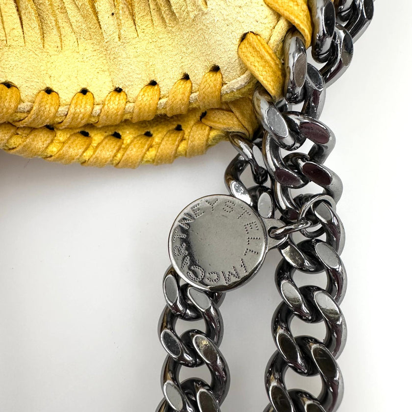 Stella McCartney Borsa Falabella Fringe gialla con catena argento