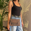 Borsa Stella McCartney Falabella Crossbody in Ecopelle Marrone con Catena Argentata