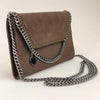 Borsa Stella McCartney Falabella Crossbody in Ecopelle Marrone con Catena Argentata