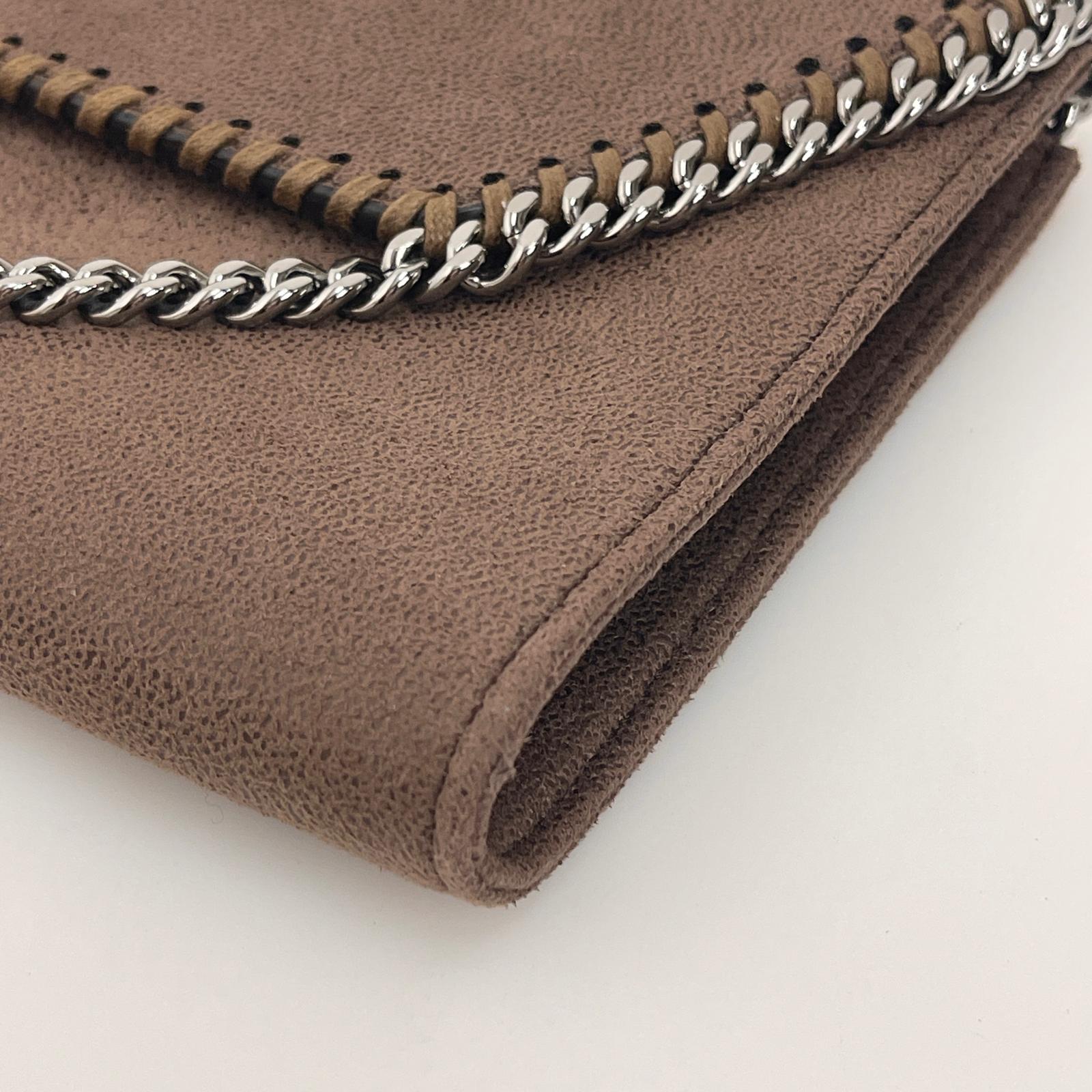 Borsa Stella McCartney Falabella Crossbody in Ecopelle Marrone con Catena Argentata
