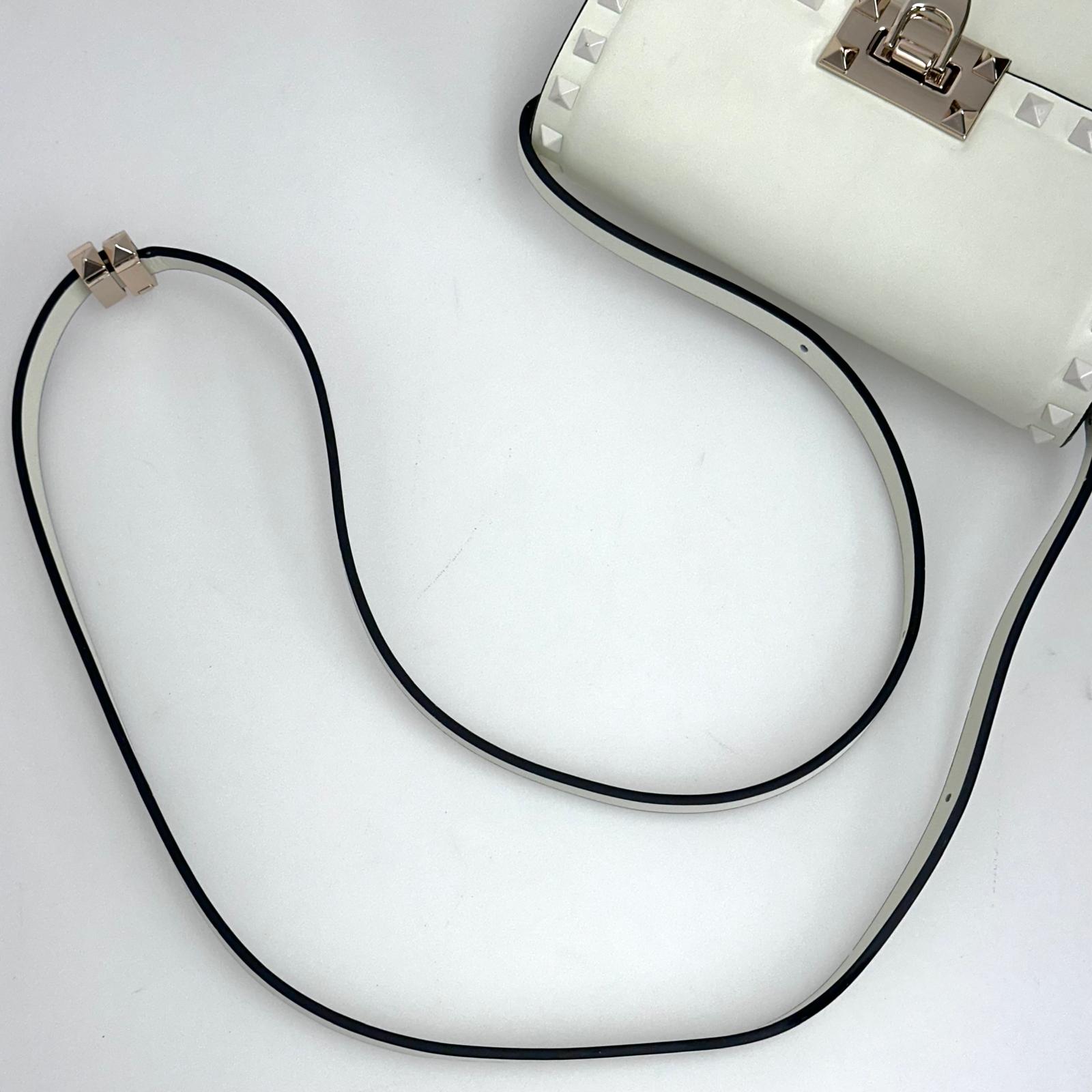 Valentino Garavani Borsa Rockstud a tracolla in pelle bianca