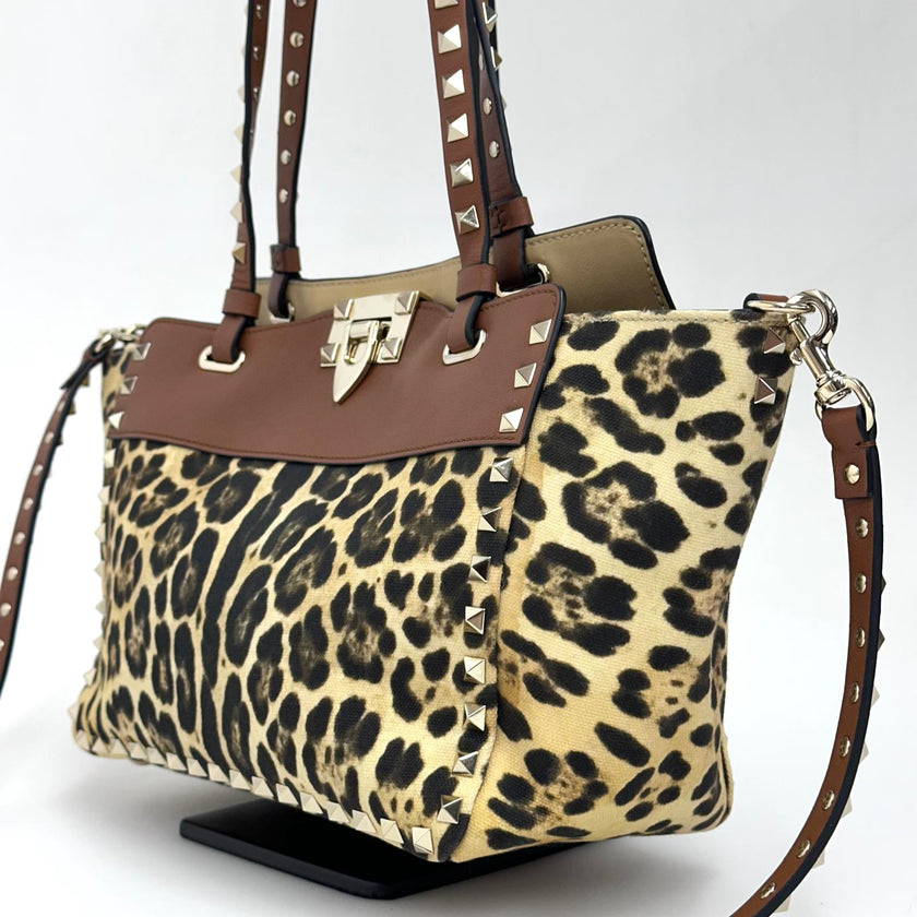 Valentino Garavani Borsa Rockstud Medium Leopard Canvas e Pelle con Tracolla