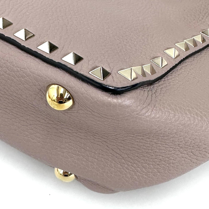 Valentino Garavani Borsa Rockstud in pelle cipria
