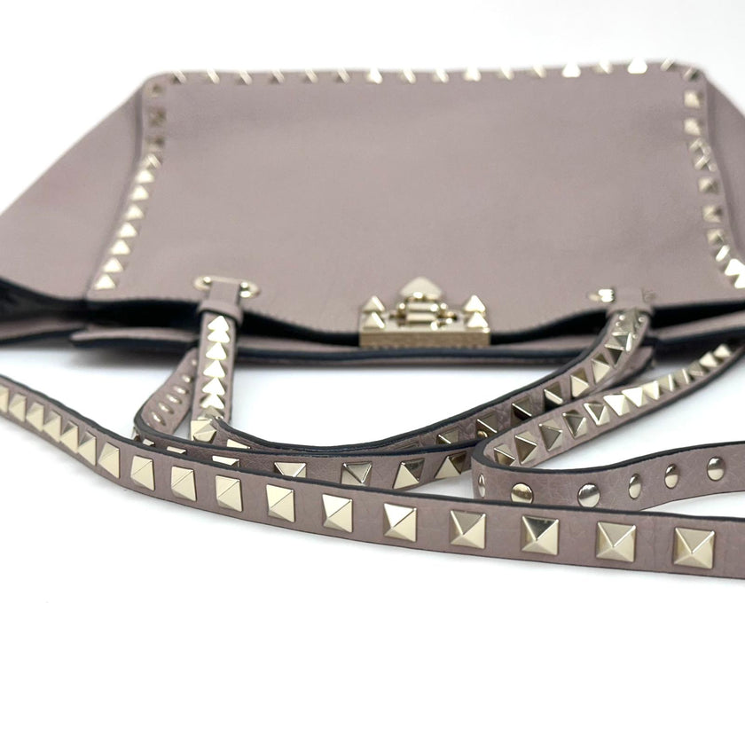 Valentino Garavani Borsa Rockstud in pelle cipria