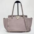 Valentino Garavani Borsa Rockstud in pelle cipria