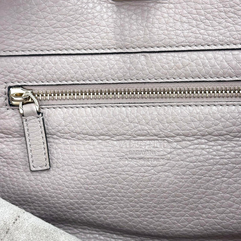 Valentino Garavani Borsa Rockstud in pelle cipria