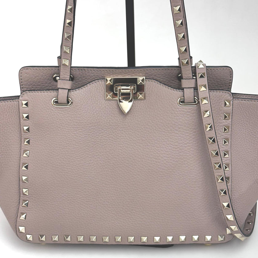 Valentino Garavani Borsa Rockstud in pelle cipria