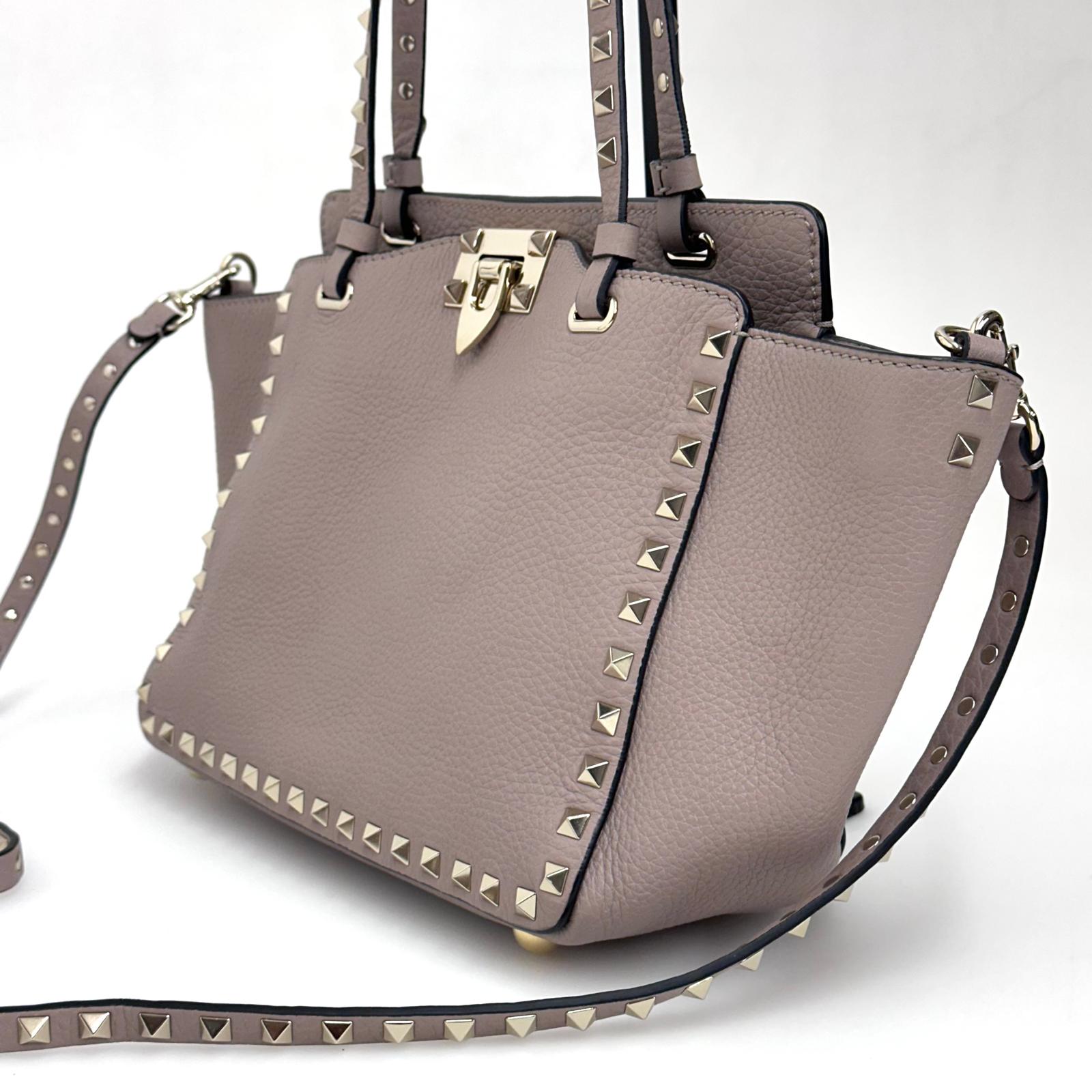 Valentino Garavani Borsa Rockstud in pelle cipria