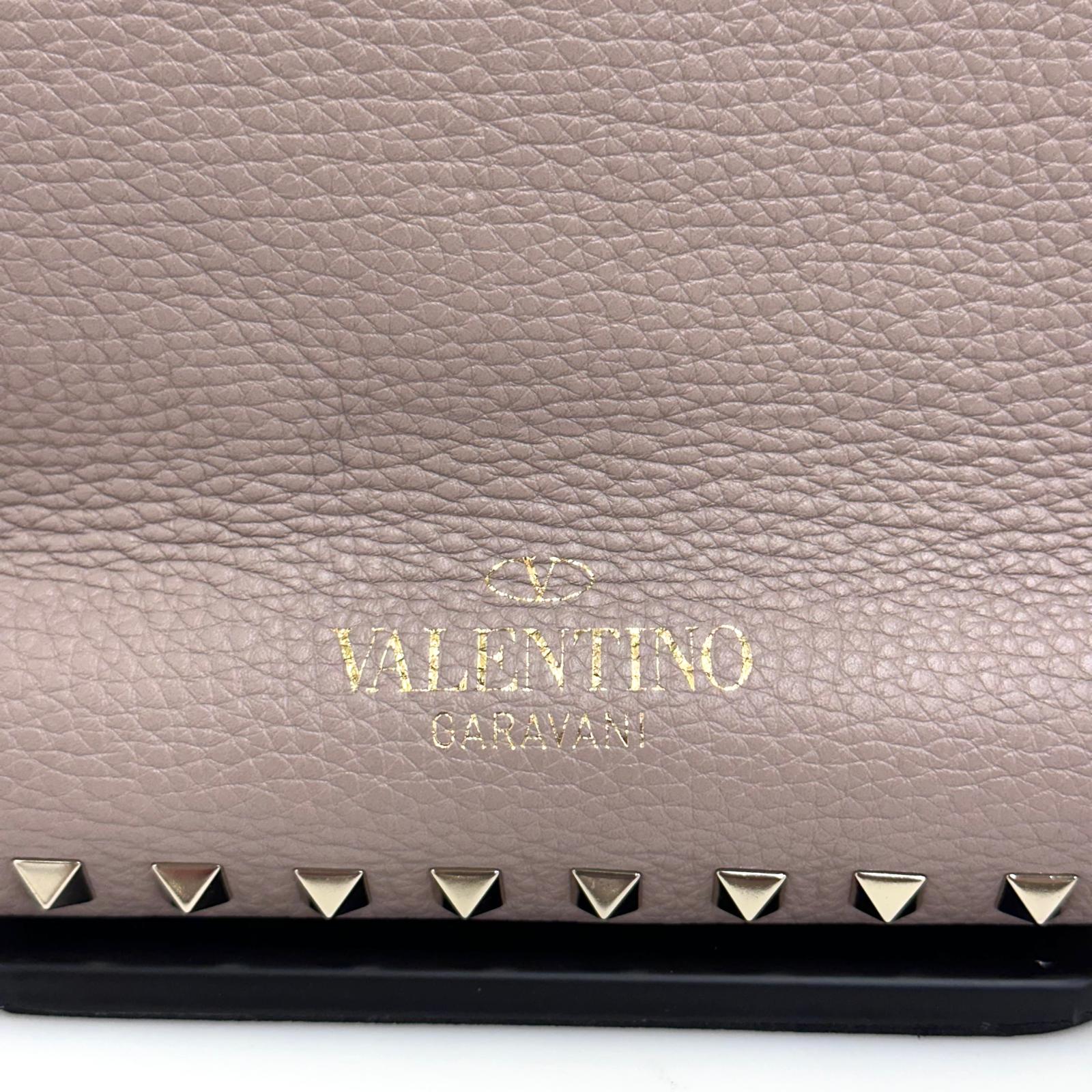 Valentino Garavani Borsa Rockstud in pelle cipria