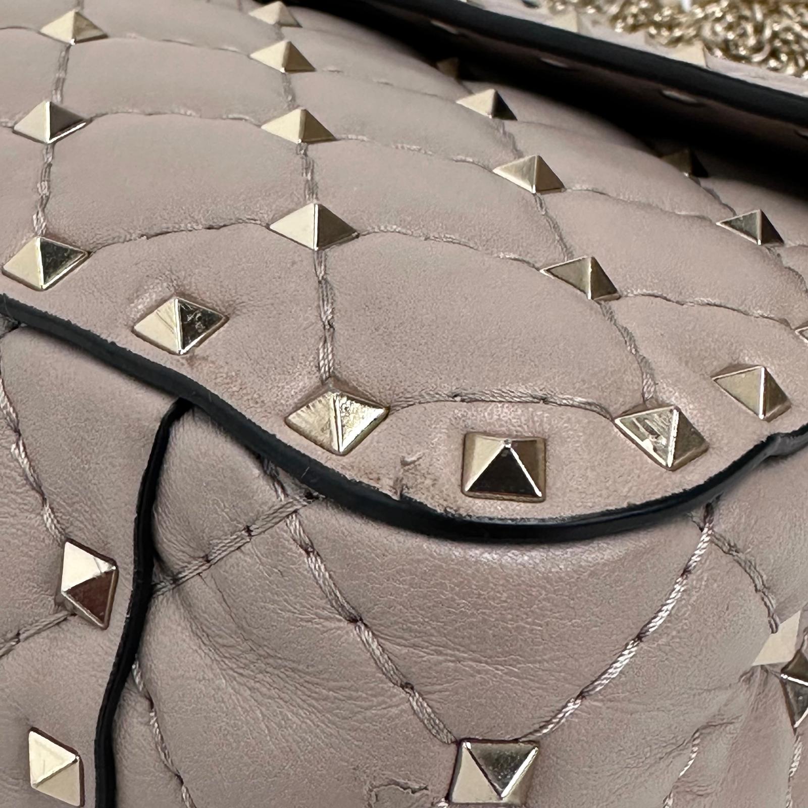 Valentino Garavani Borsa a Tracolla Rockstud Spike Media Nude Cipria