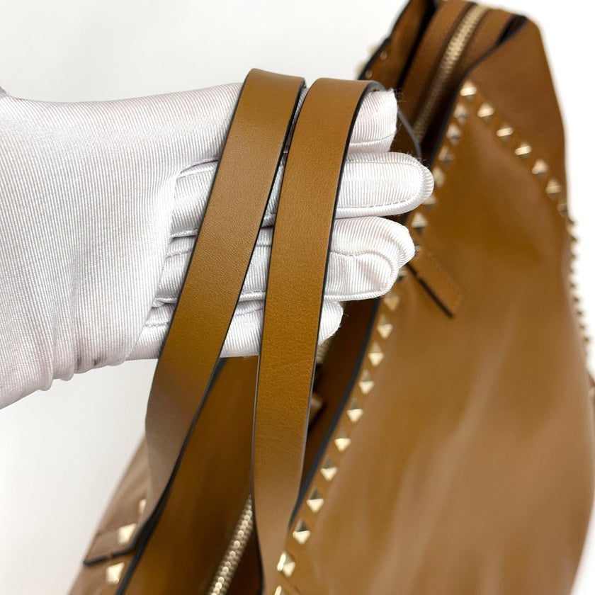Valentino Rockstud Shopping Bag in Pelle Biscotto con Borchie