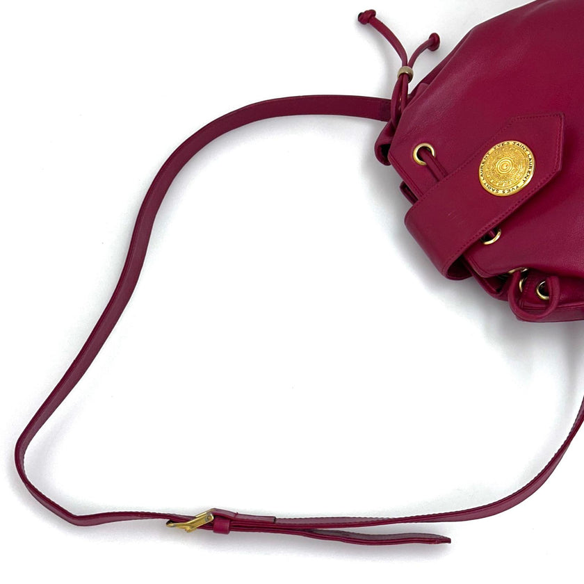 Yves Saint Laurent Borsa Secchiello Vintage in Pelle Rossa con Medaglione Dorato