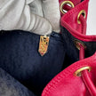 Yves Saint Laurent Borsa Secchiello Vintage in Pelle Rossa con Medaglione Dorato