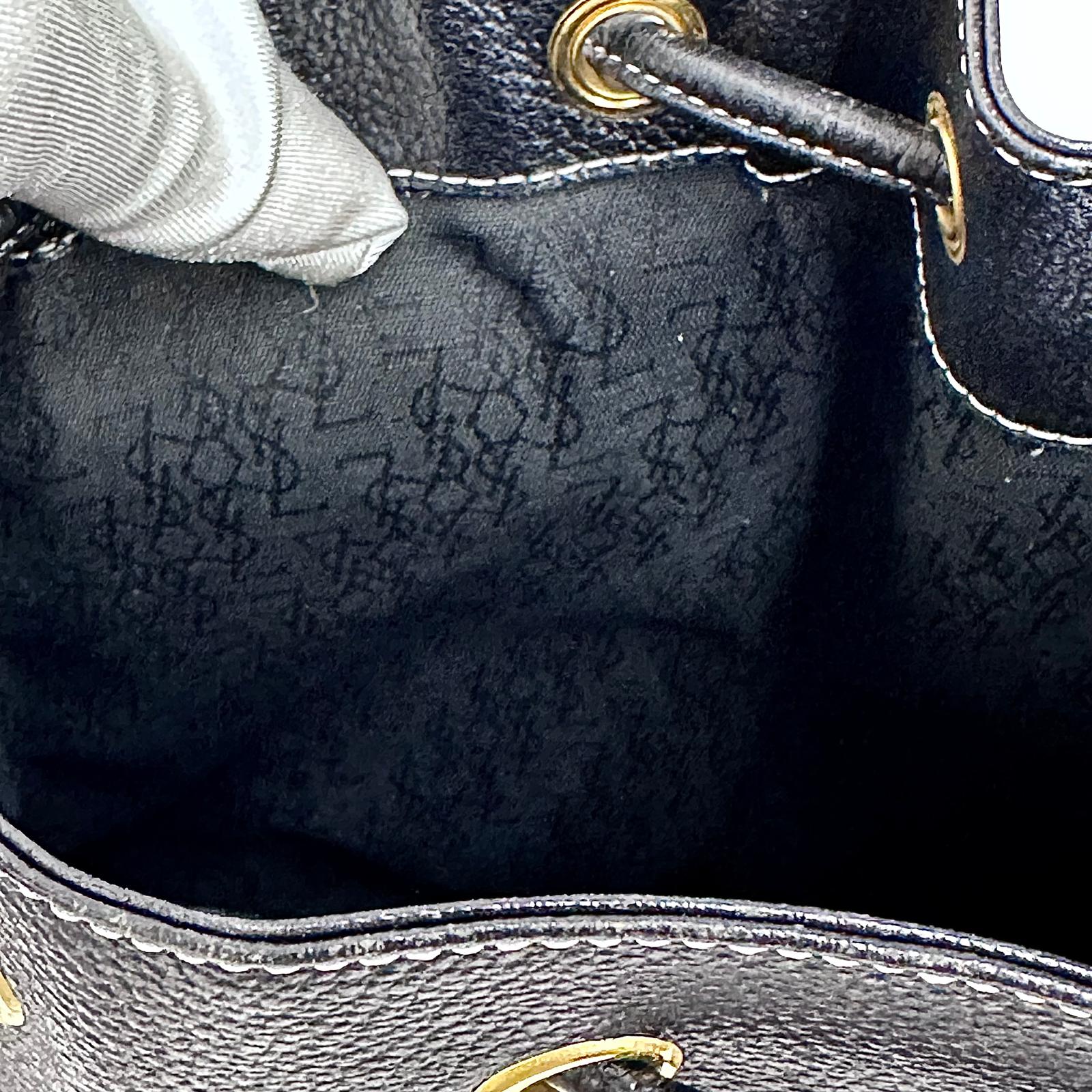 Yves Saint Laurent Borsa Vintage Bucket Nera in Pelle