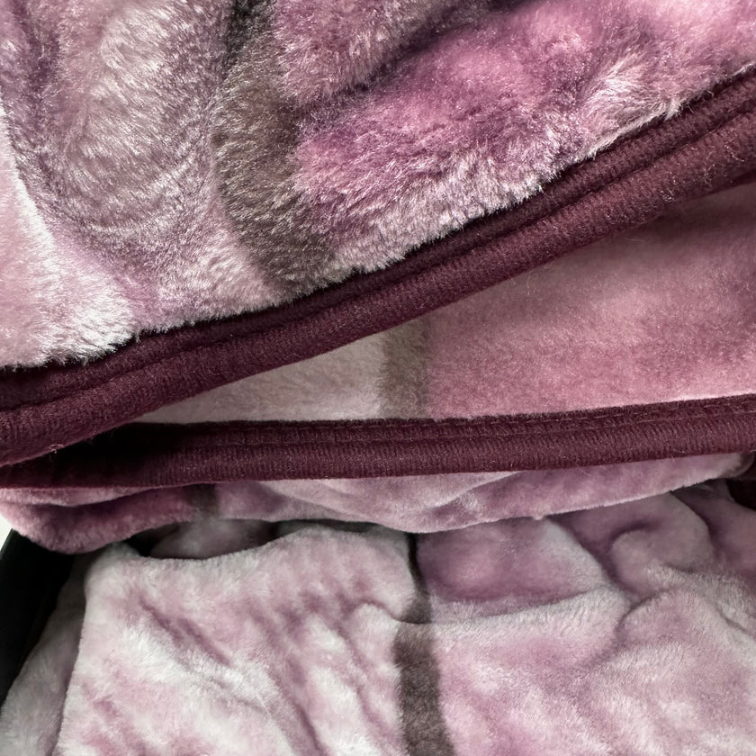 Yves Saint Laurent Plaid da Divano in Pelliccia Inutilizzato