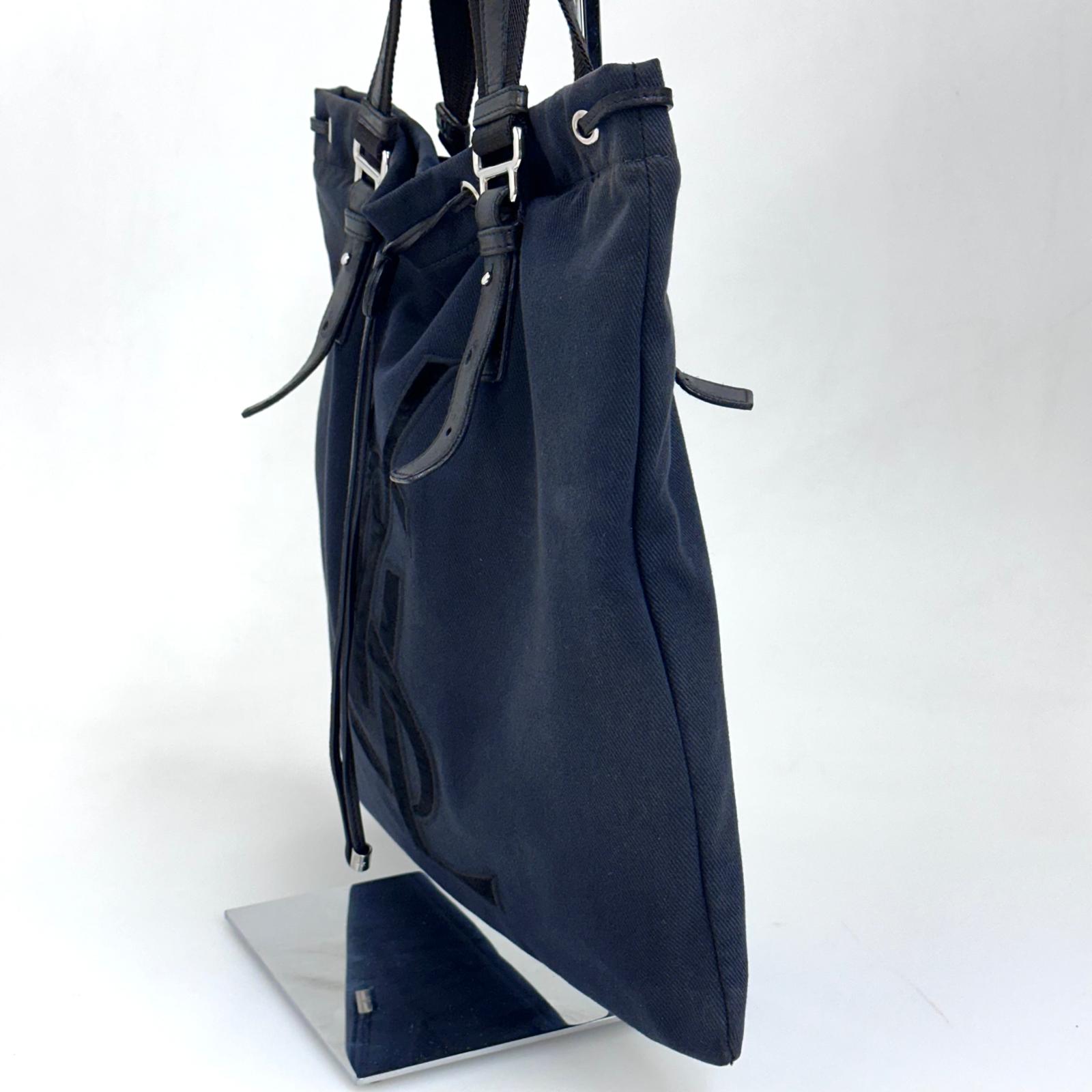 Yves Saint Laurent borsa a spalla maxi monogram canvas nero
