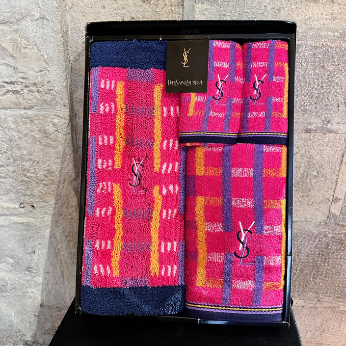 Yves Saint Laurent Set da Bagno Tappeto/2 Asciugamani ospiti/1 Asciugamano Viso