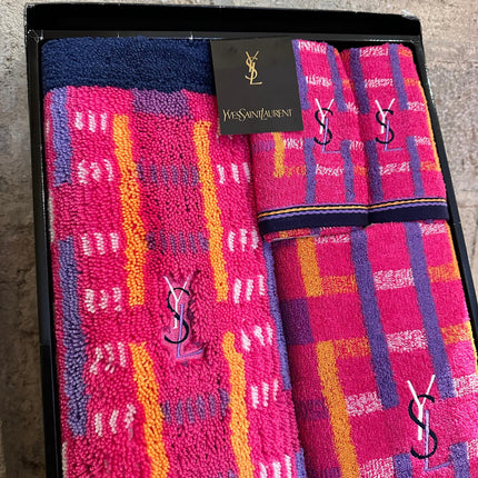 Yves Saint Laurent Set da Bagno Tappeto/2 Asciugamani ospiti/1 Asciugamano Viso