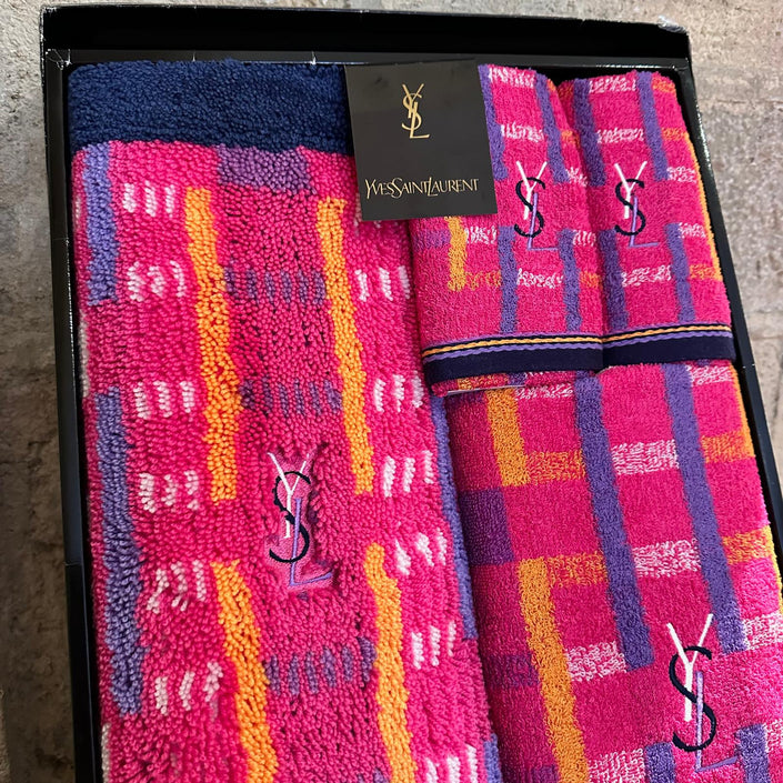 Yves Saint Laurent Set da Bagno Tappeto/2 Asciugamani ospiti/1 Asciugamano Viso