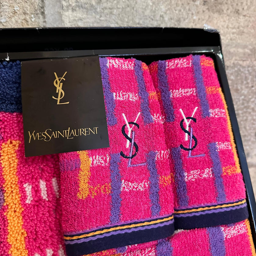 Yves Saint Laurent Set da Bagno Tappeto/2 Asciugamani ospiti/1 Asciugamano Viso