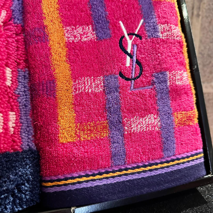 Yves Saint Laurent Set da Bagno Tappeto/2 Asciugamani ospiti/1 Asciugamano Viso