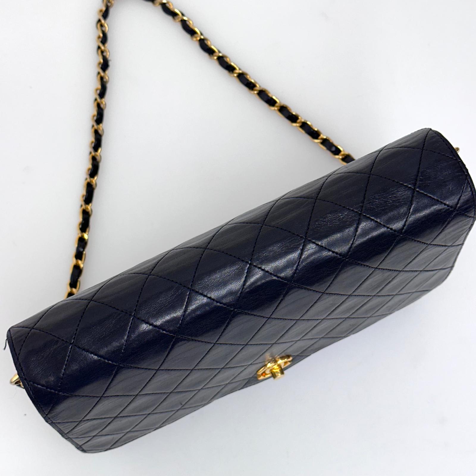 Chanel Timeless vintage Borsa a spalla matelassé in pelle nera