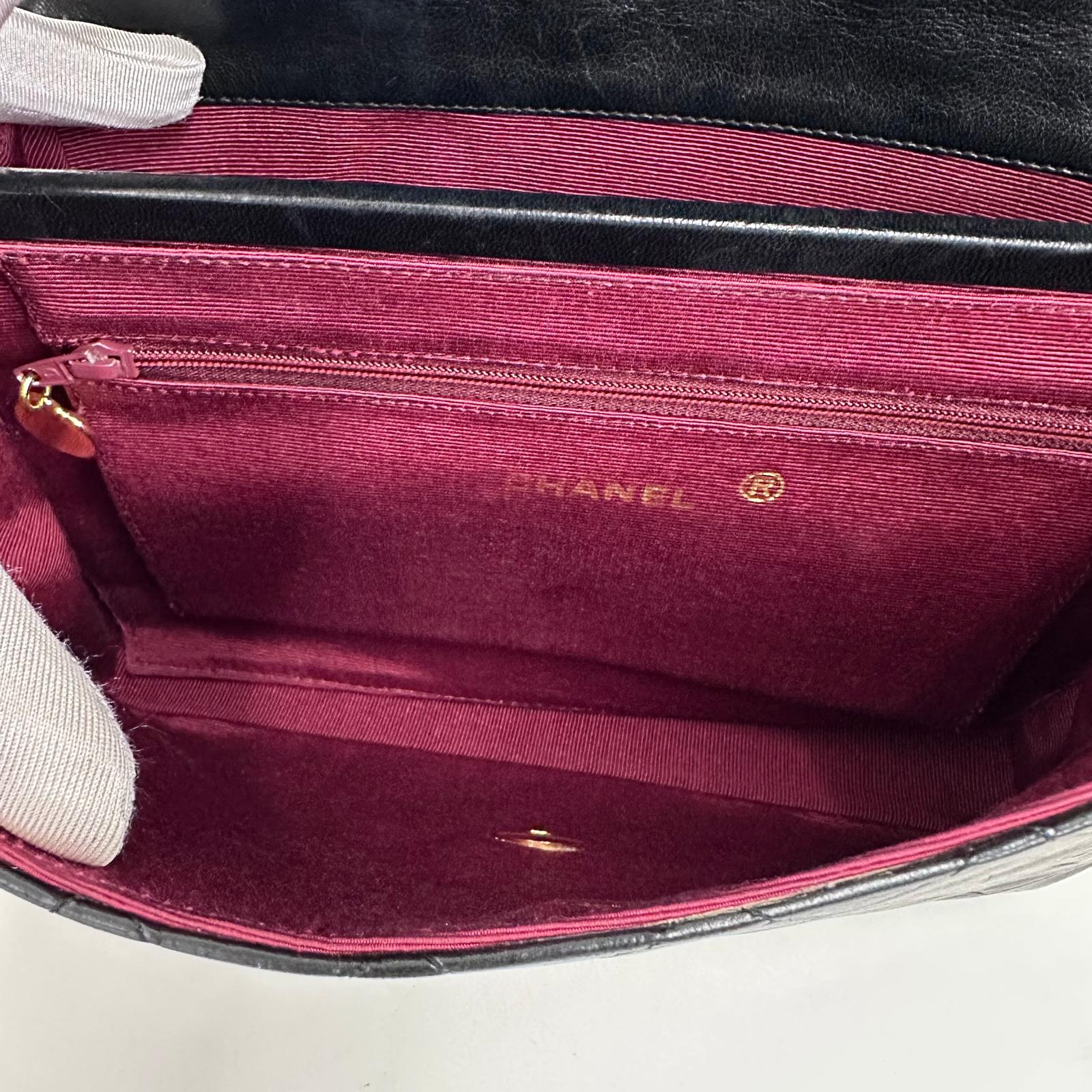 Chanel Timeless vintage Borsa a spalla matelassé in pelle nera
