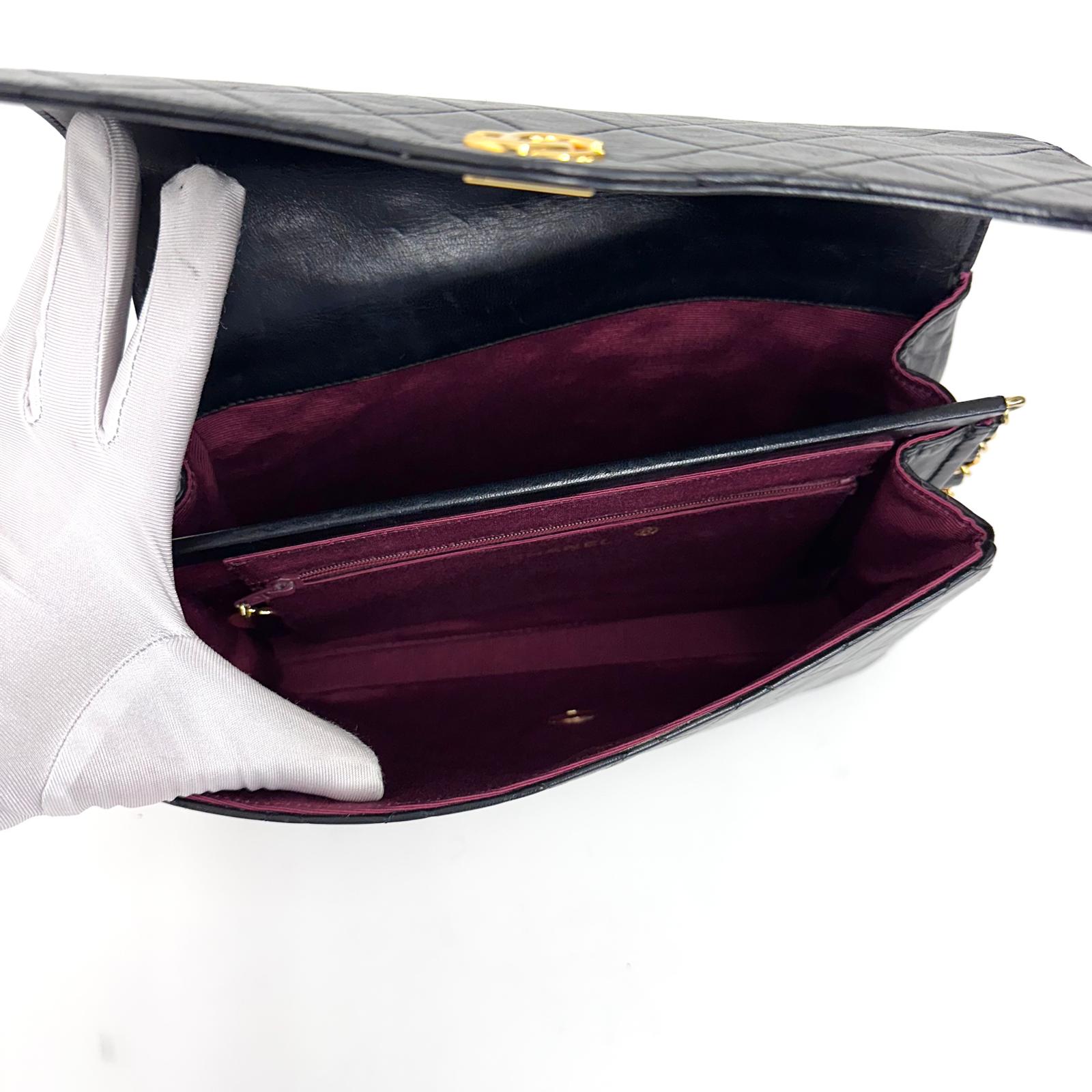 Chanel Timeless vintage Borsa a spalla matelassé in pelle nera