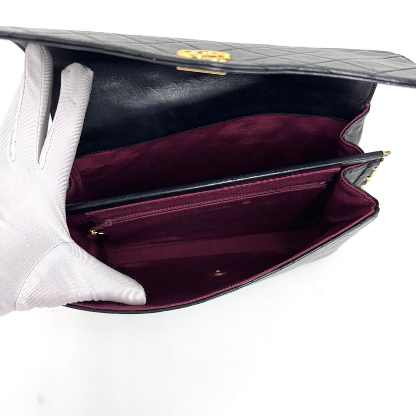 Chanel Timeless vintage Borsa a spalla matelassé in pelle nera