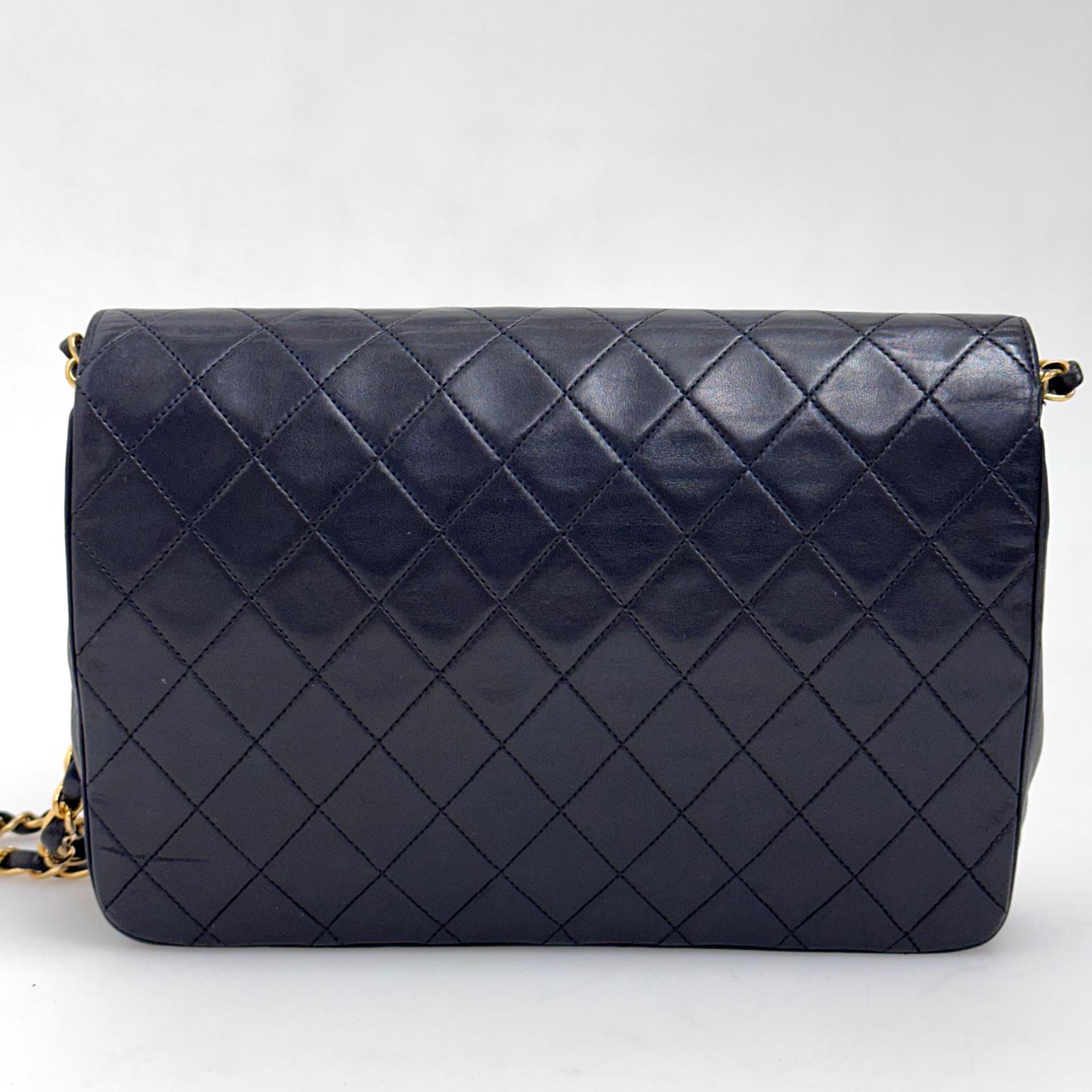 Chanel Timeless vintage Borsa a spalla matelassé in pelle nera
