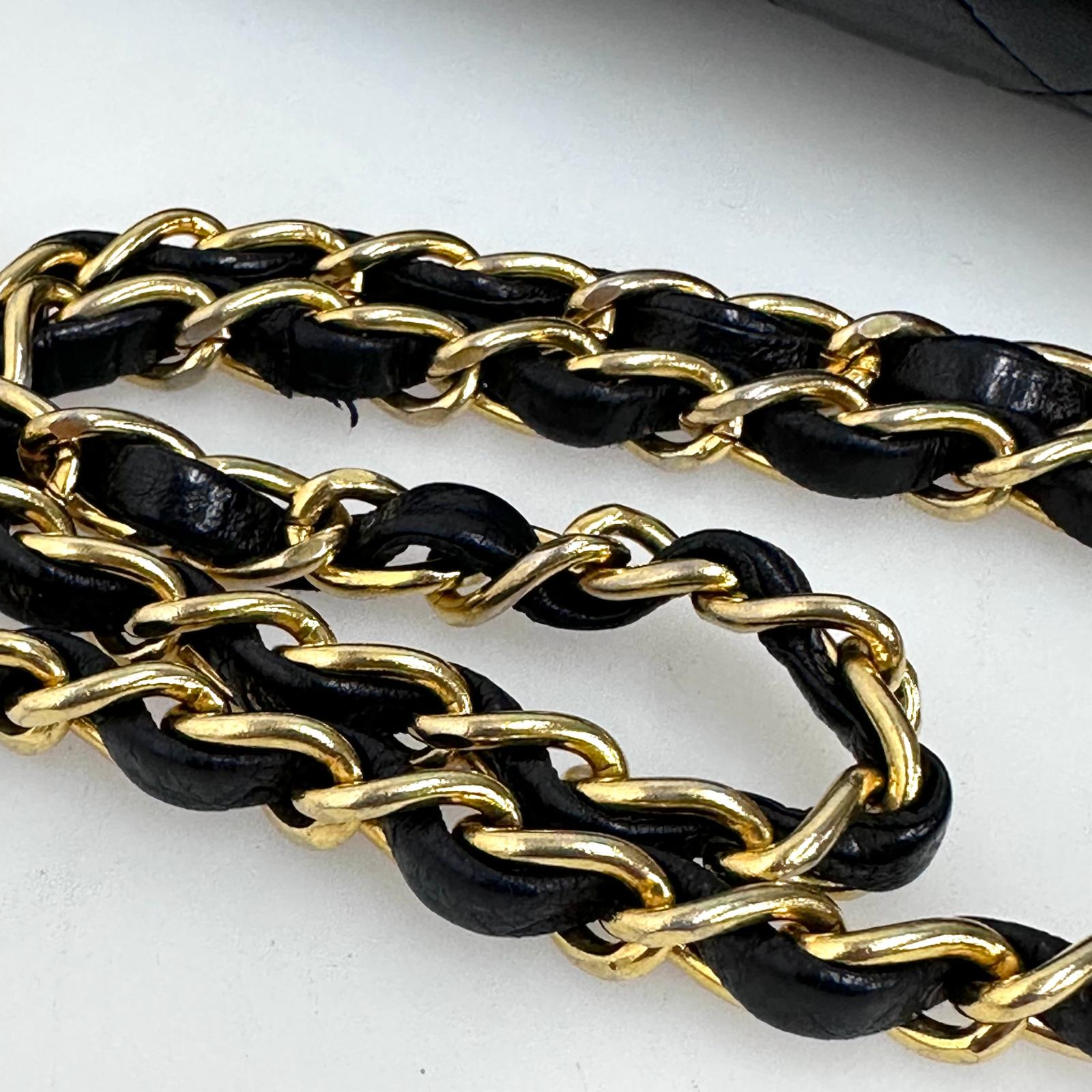 Chanel Timeless vintage Borsa a spalla matelassé in pelle nera